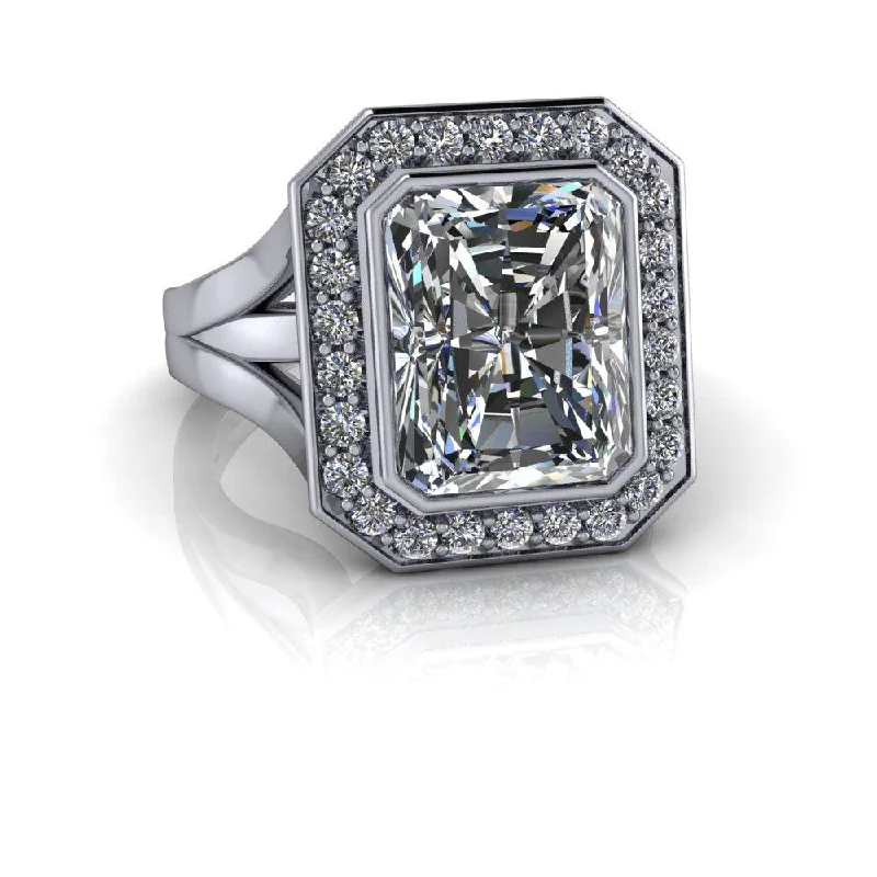 Lucy No. 1 Moissanite Ring